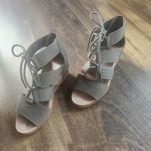 Sorel Joanie II taupe leather wedge sandal